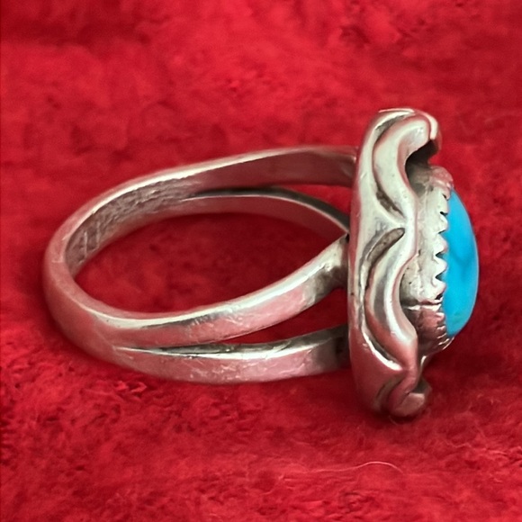 Turquoise and Silver Ring - Picture 4 of 8